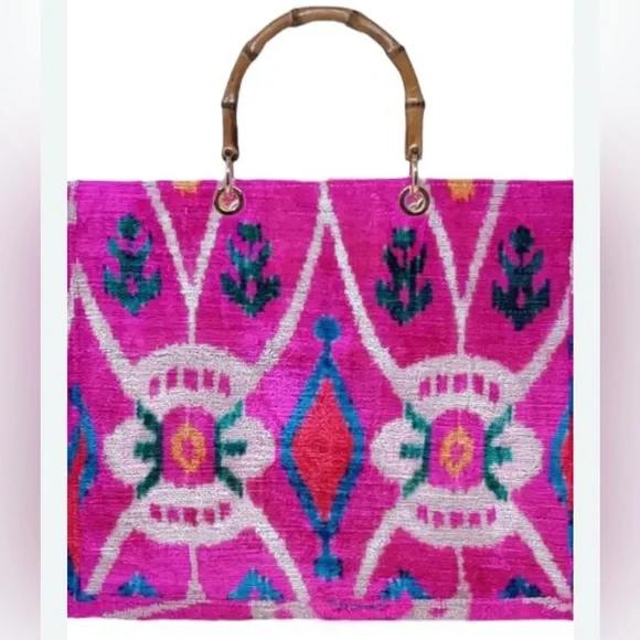 Silk velvet Ikat Tote with bamboo handles - Picture 5 of 7